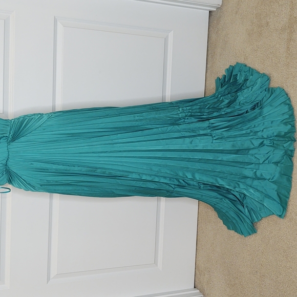 ๐HP๐Diane von Furstenberg Delhay Long Pleated Maxi Dress in Indian Jade - Picture 4 of 11